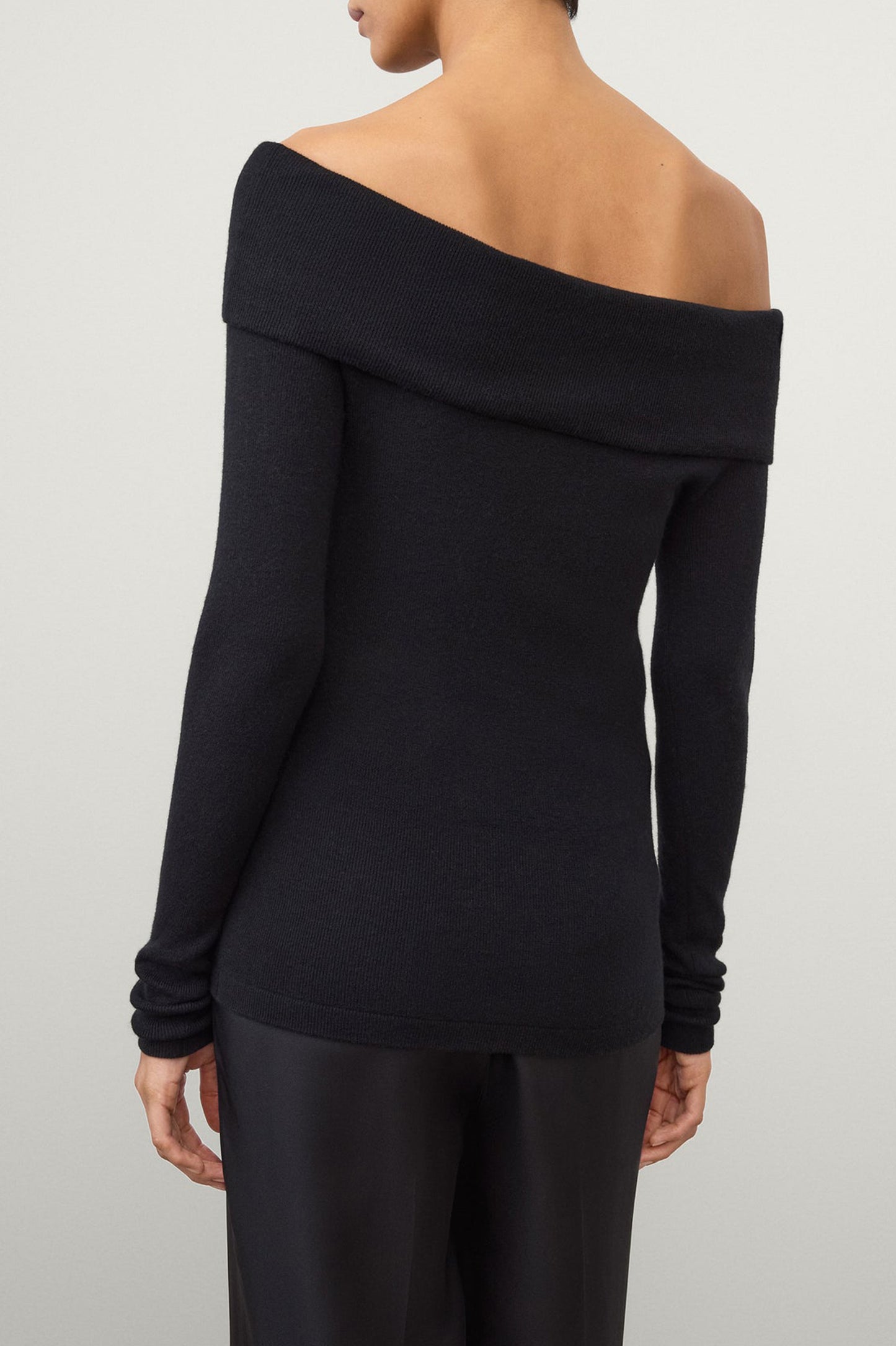 Claudina sweater in black