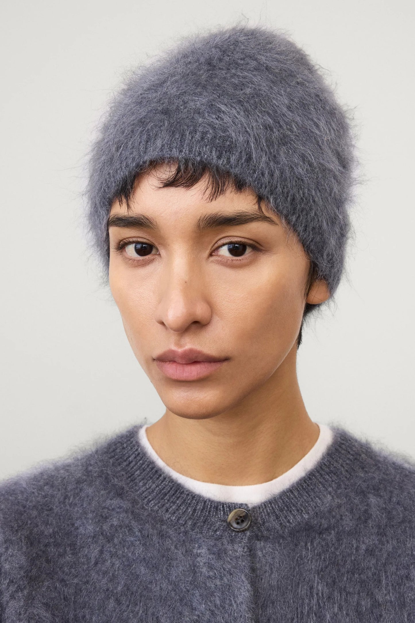 Beanie in Graphite Brushed Lisa Yang