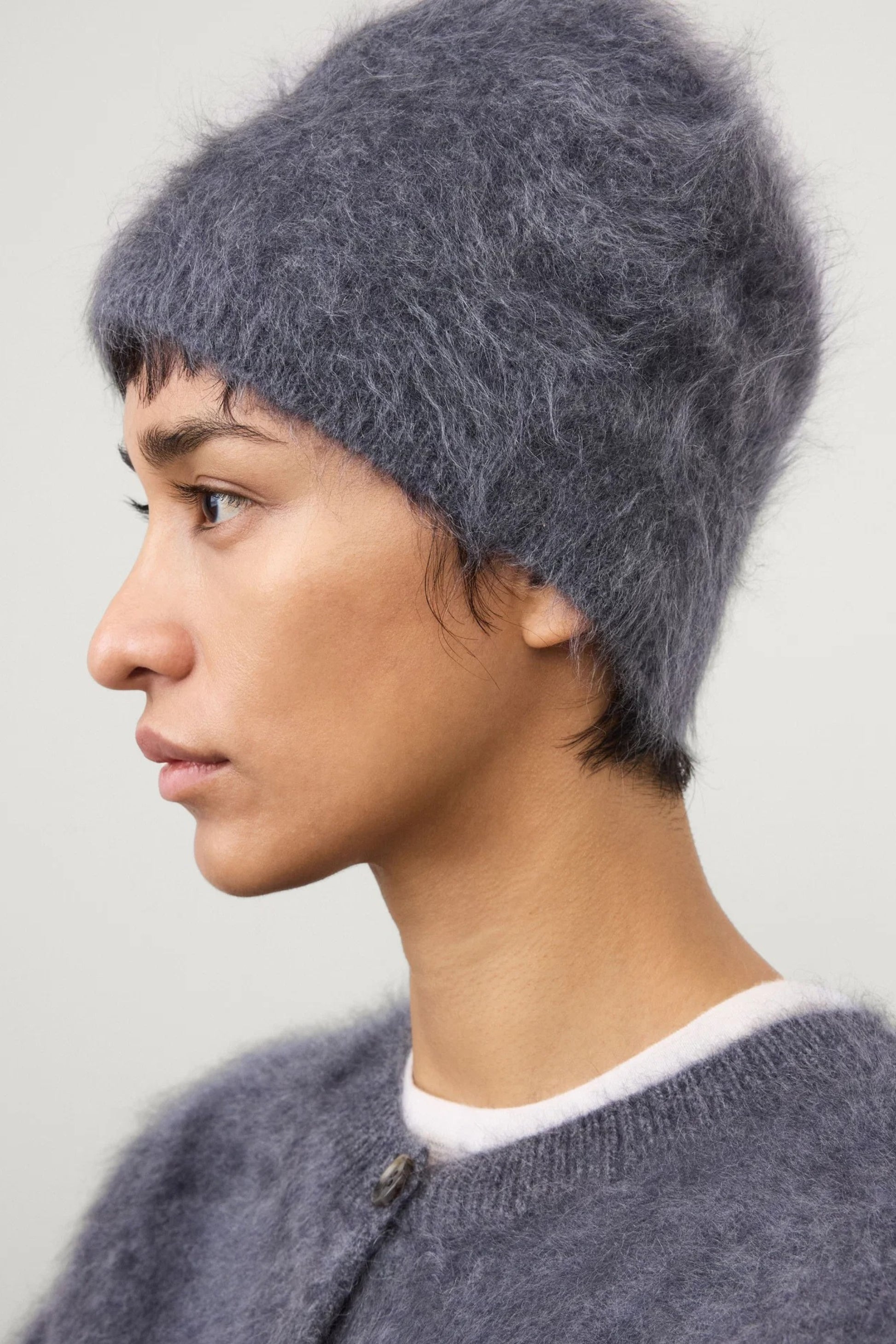 Beanie in Graphite Brushed Lisa Yang