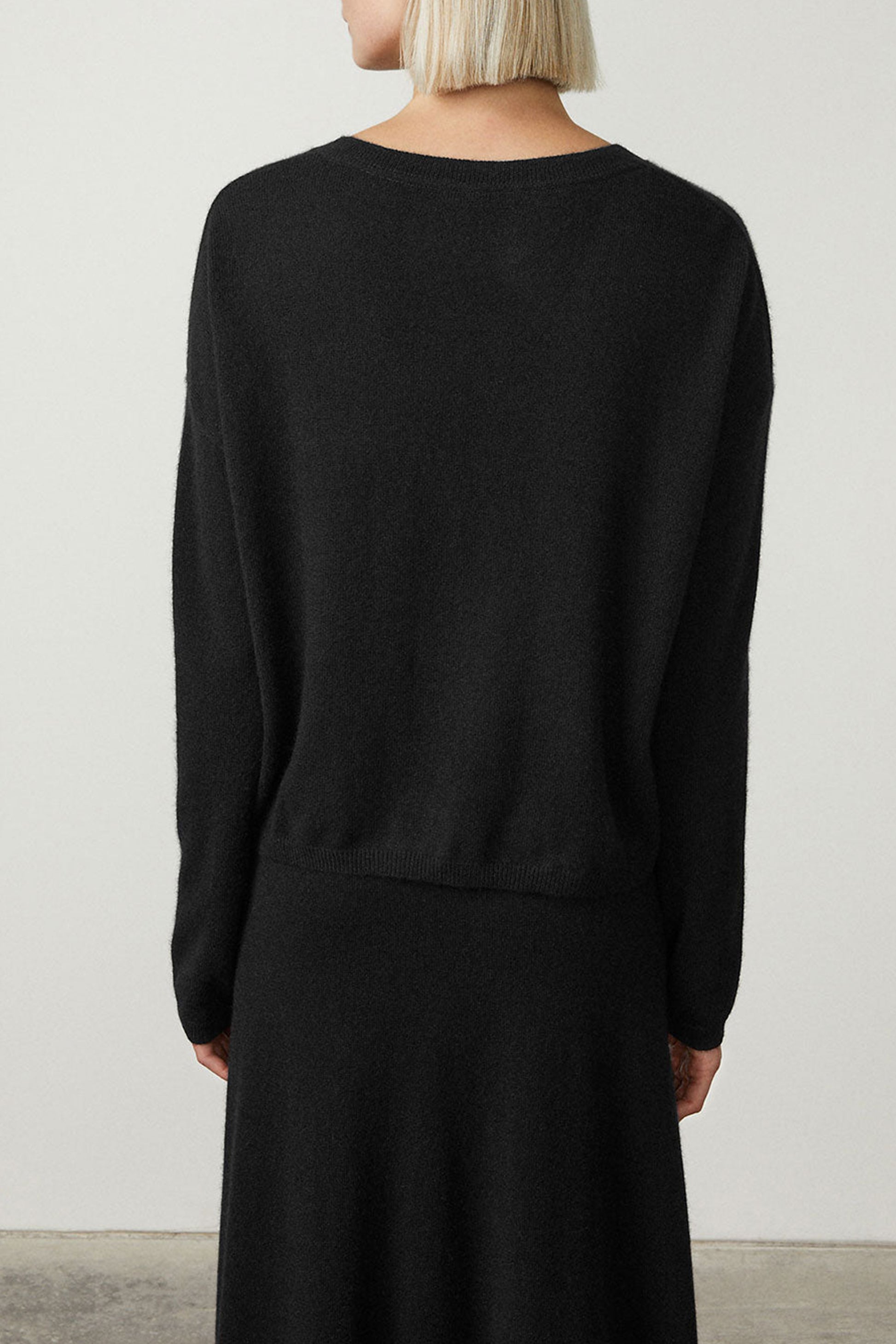 Cardigan Abby in Schwarz Lisa Yang