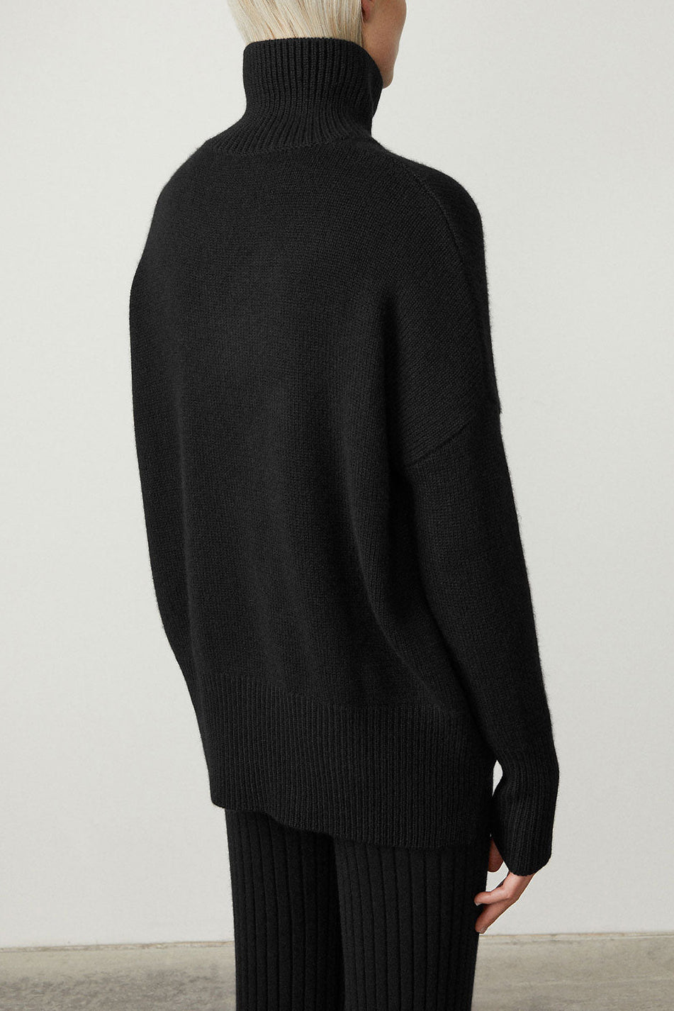 Pullover Heidi in Schwarz Lisa Yang