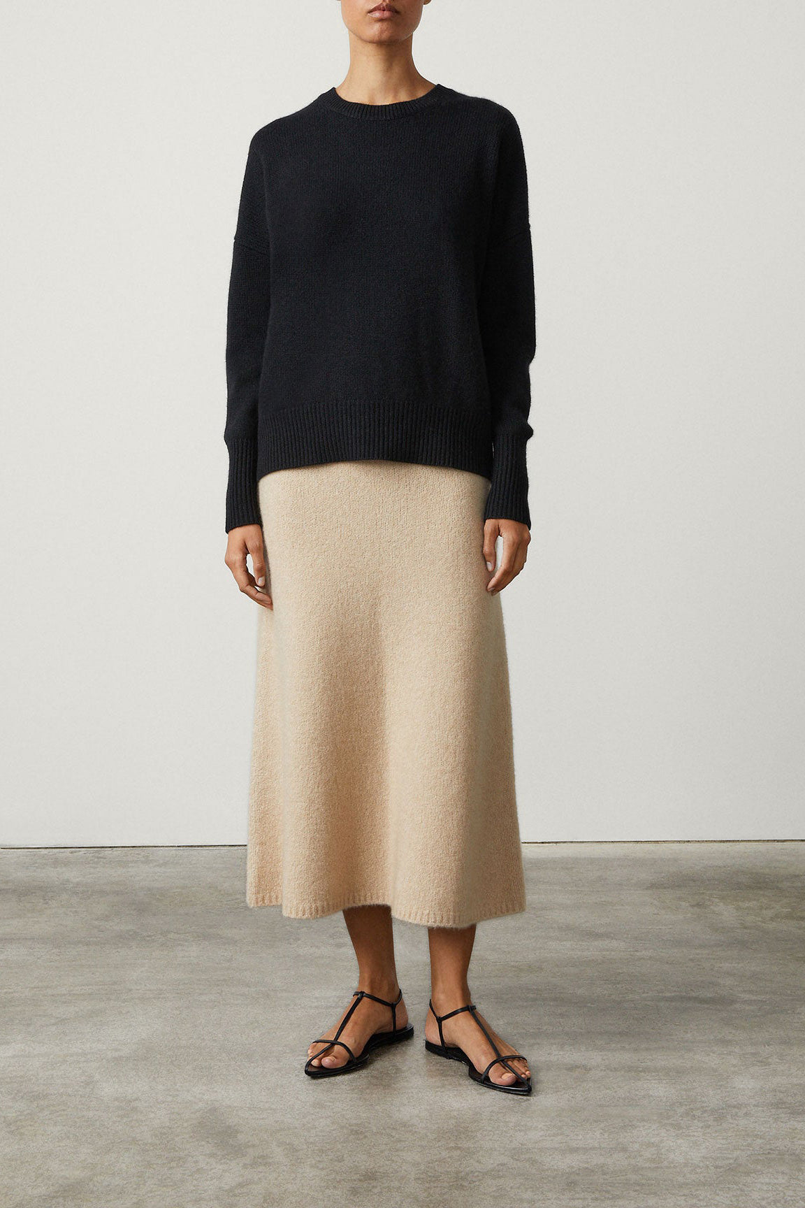 Pullover Mila in Schwarz Lisa Yang