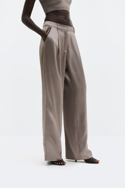 Hose Sarah in Graphite Malina