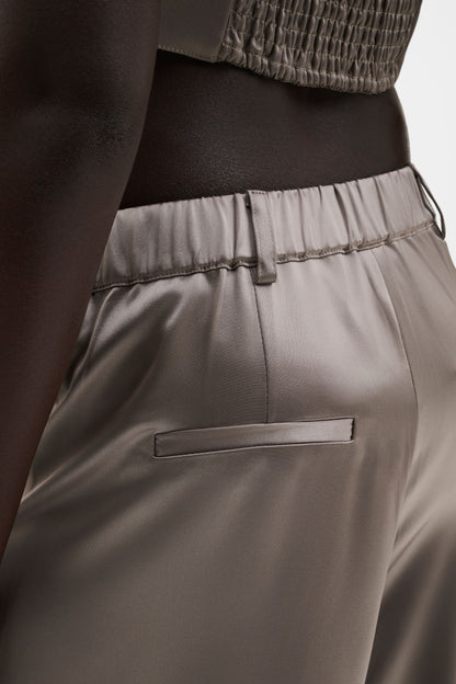 Hose Sarah in Graphite Malina