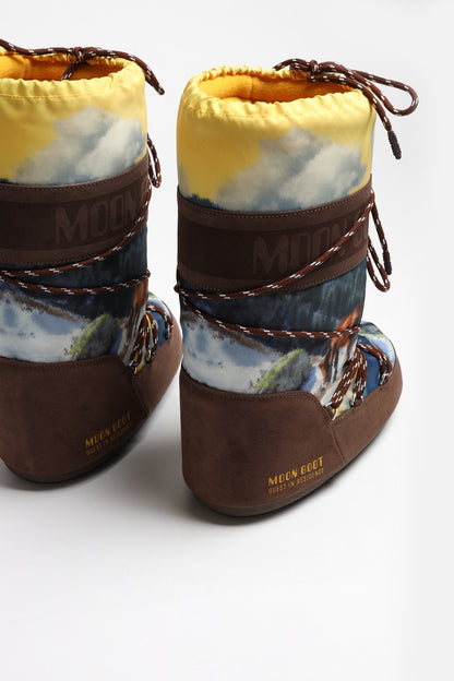 Postal «Moon Boot Icon» en color cacao. Moon Boot x Guest in Residence: Anita Hass