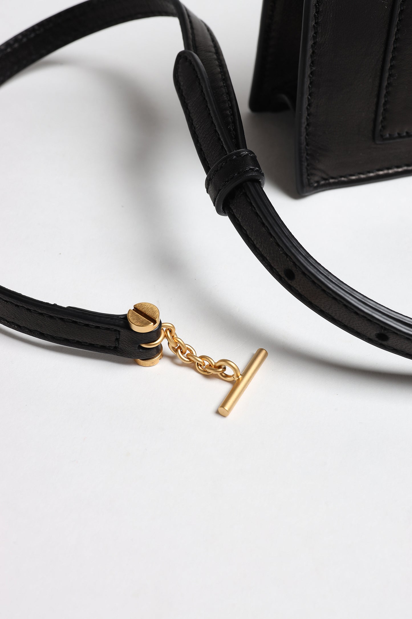 Tasche Ease Nappa in Schwarz Métier
