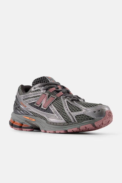 1906R Sneakers in Silver/Rosewood by New Balance - Anita Hass