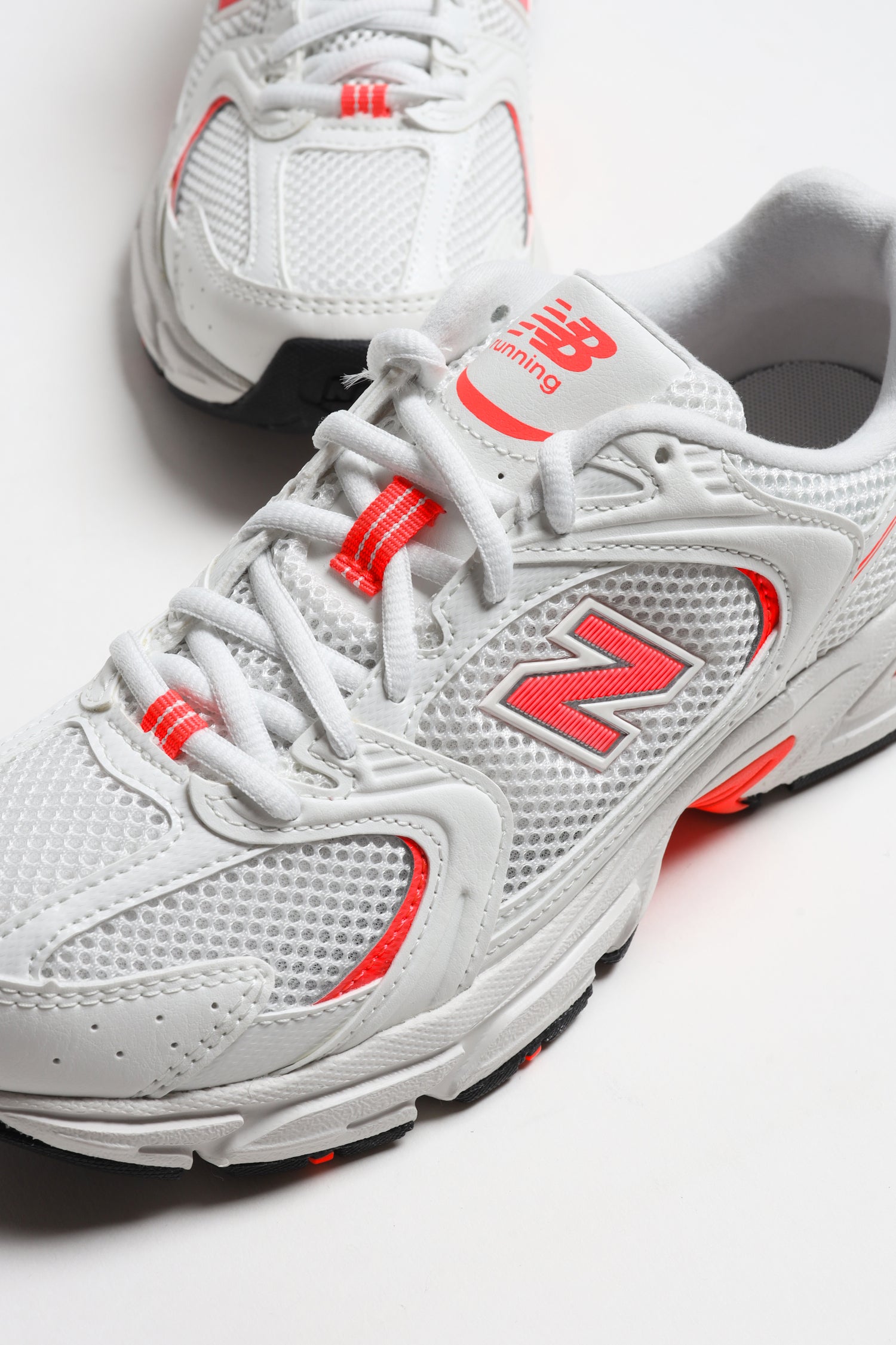 530 Sneakers in Sea Salt/Peach Nectar by New Balance - Anita Hass