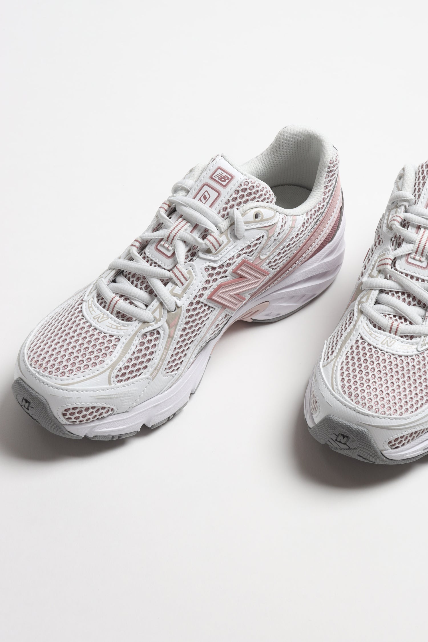740 Sneakers in Rosewood/White - New Balance - Anita Hass