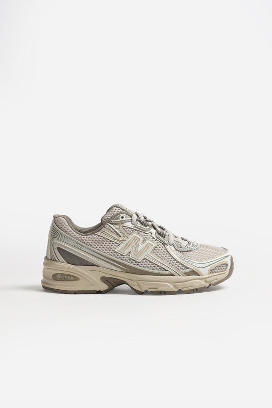 Zapatillas 740 en Timberwolf/Sea Salt de New Balance - Anita Hass