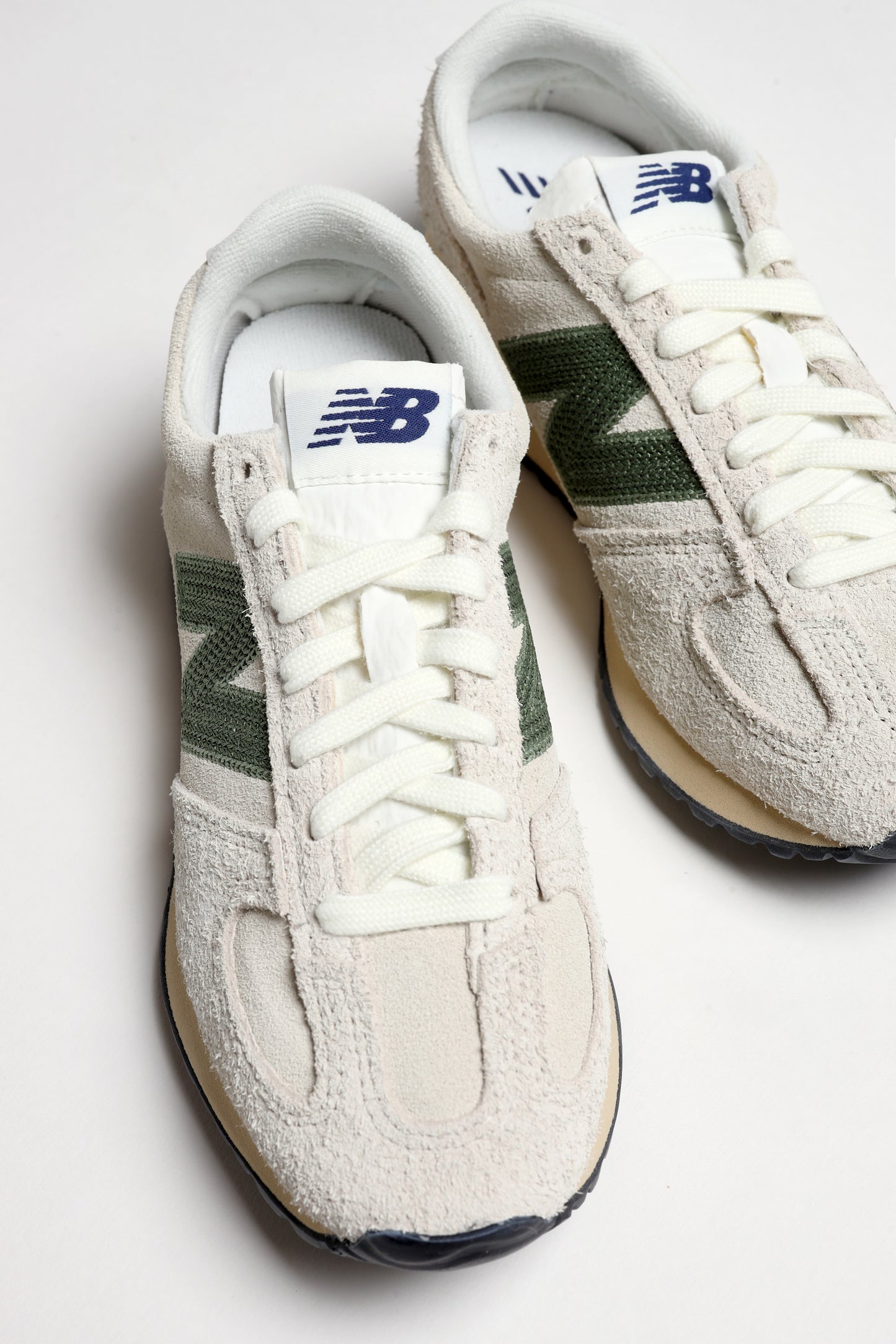 New Balance 471 Sneakers in Timberwolf/Oregano - Anita Hass