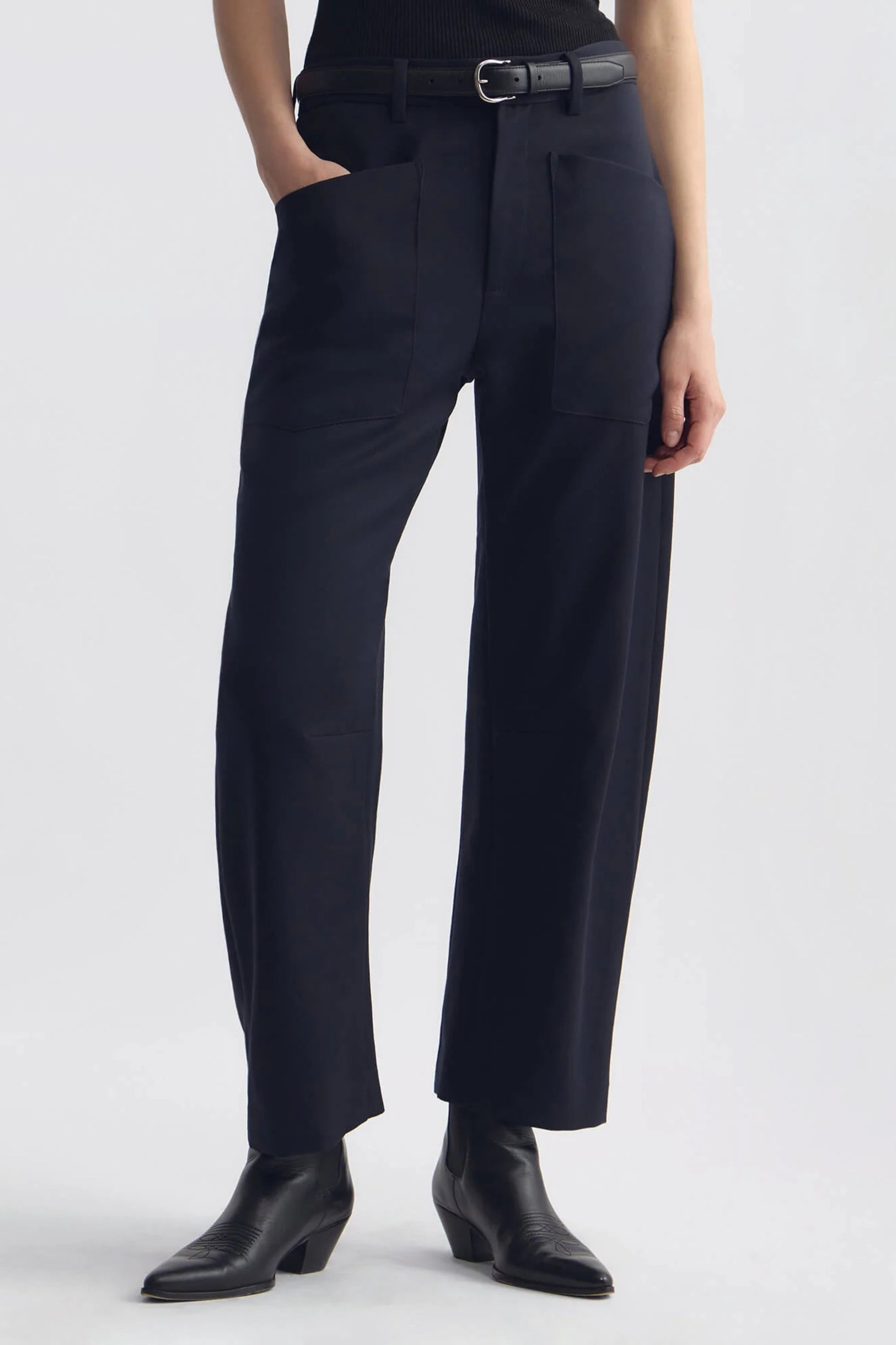 Hose Shon Wool in Midnight Nili Lotan