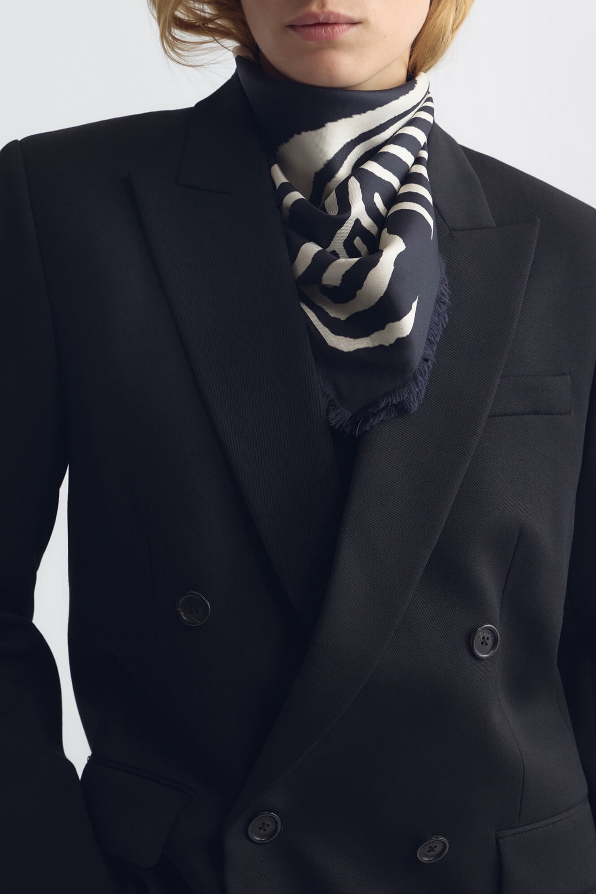 Seidentuch Zebra in Black/Ivory Nili Lotan