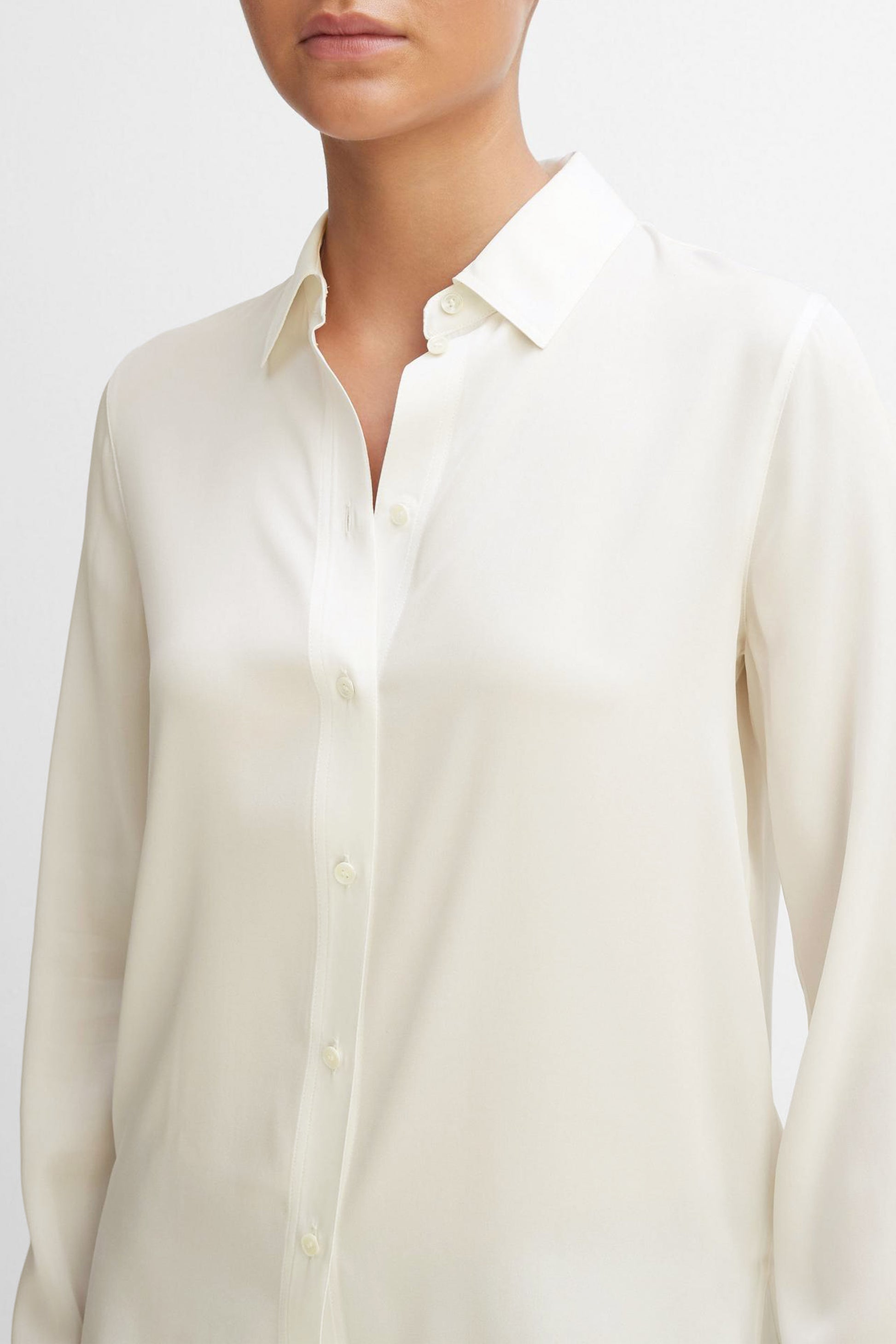 Bluse Slim Fitted in Optic WhiteVince - Anita Hass