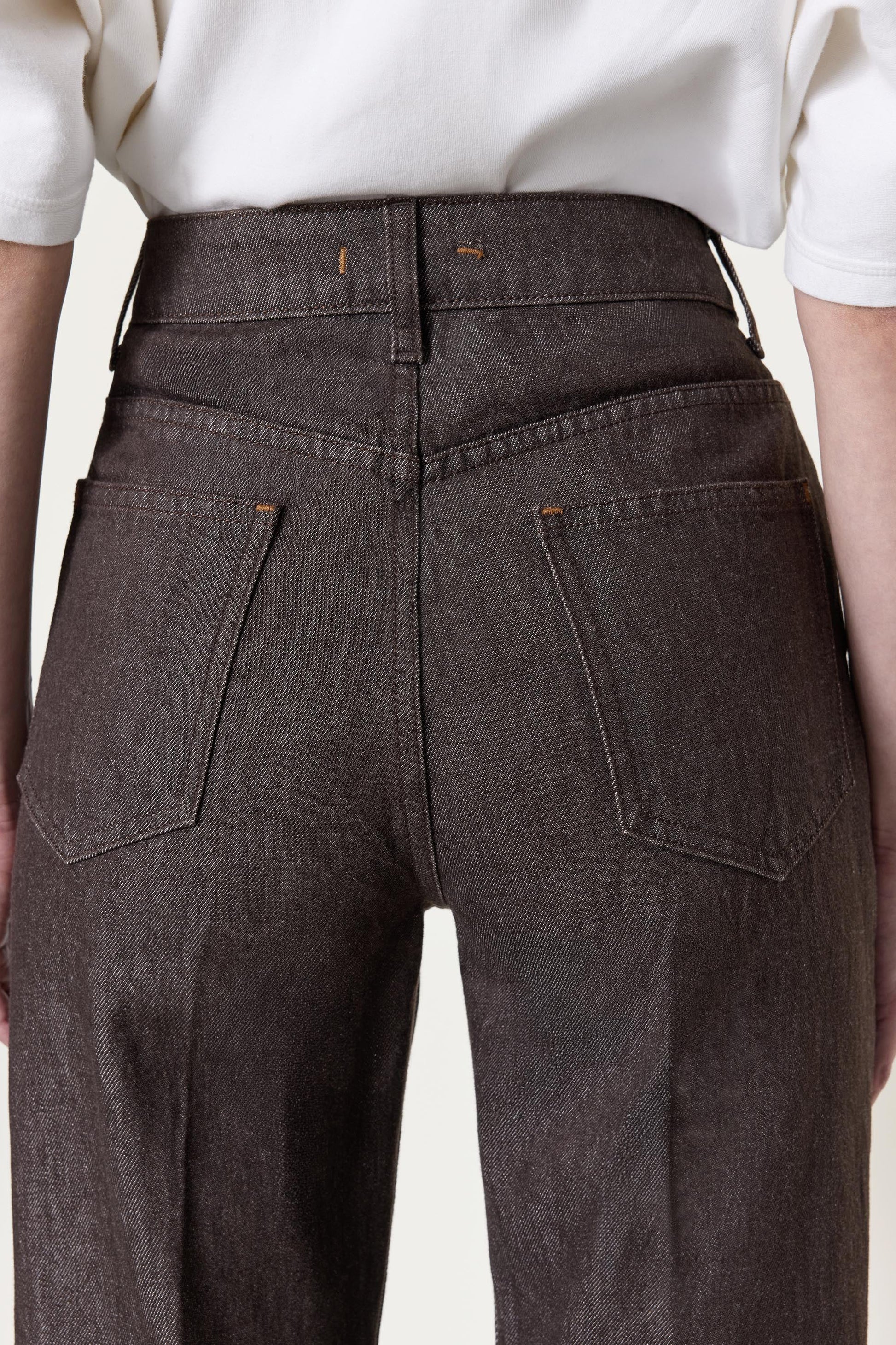 Jeans Noon in Sorrel Ossou