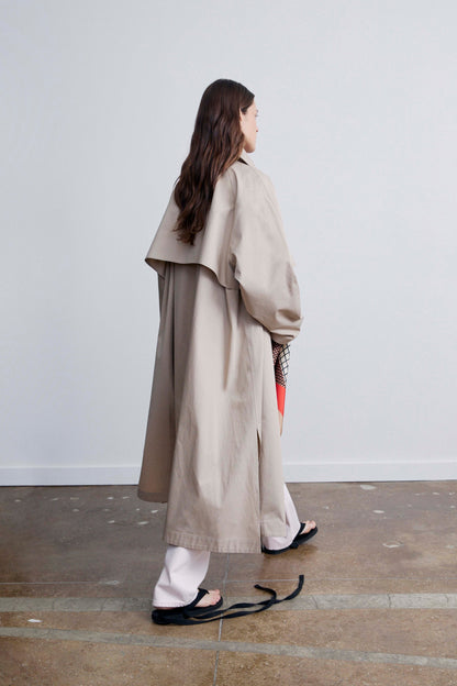 Trenchcoat Delta in Fawn Ossou