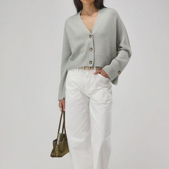 Cardigan Palais in LakeLadneri - Anita Hass