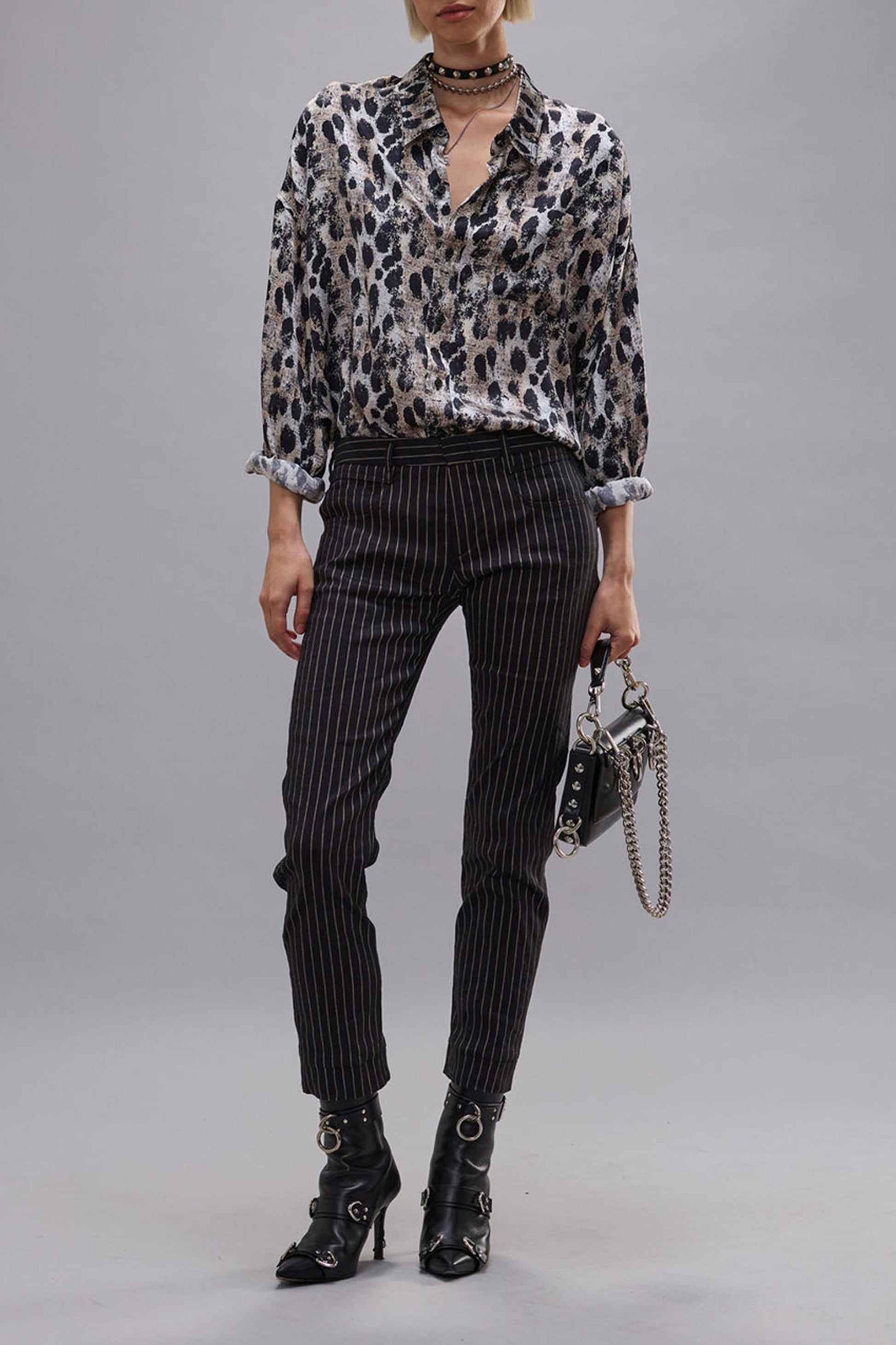 Chemisier à encolure tombante « Black Silver LeopardR13 » - Anita Hass