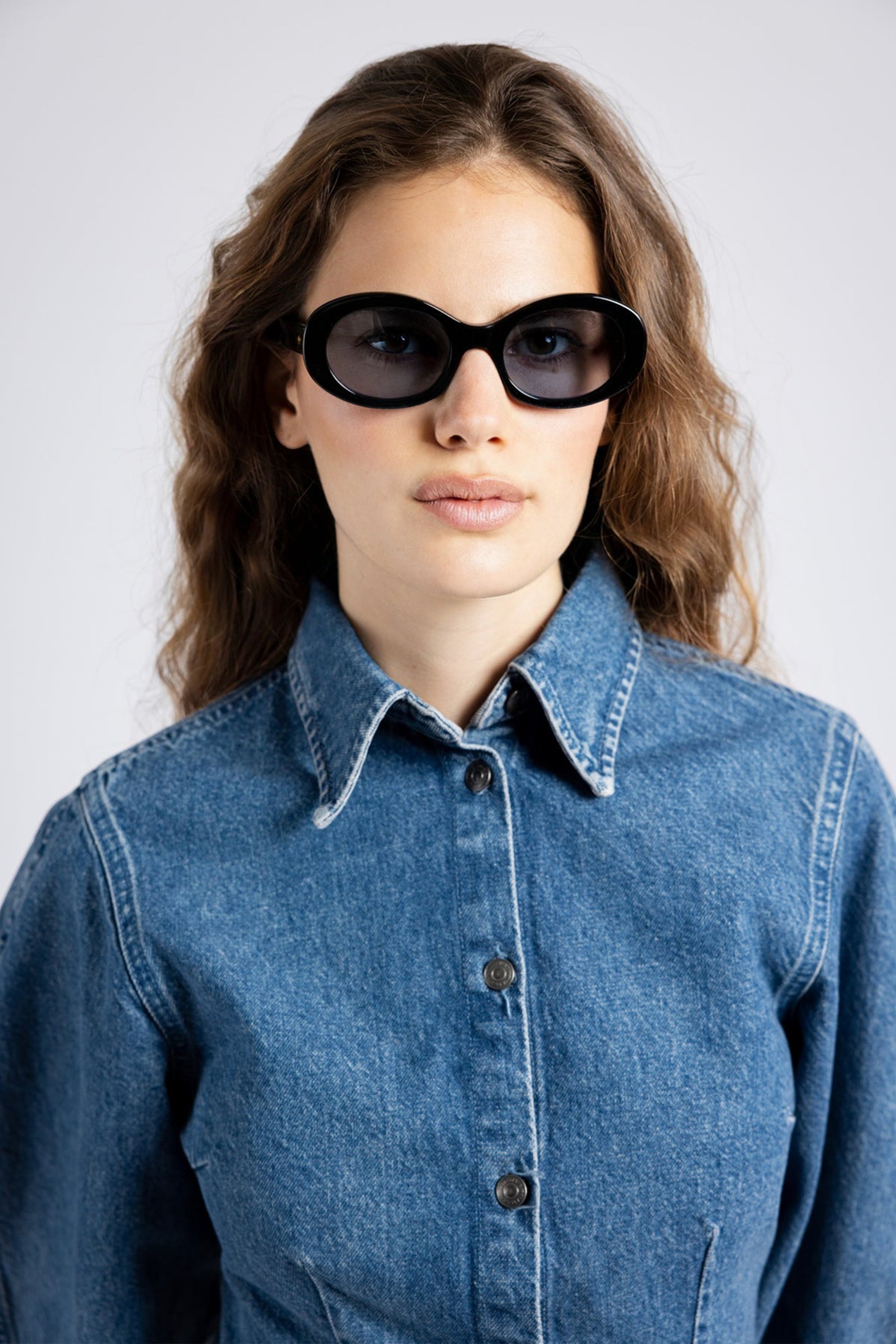 Sonnenbrille 141 Waverly Pl in Schwarz/Blau Side Eye