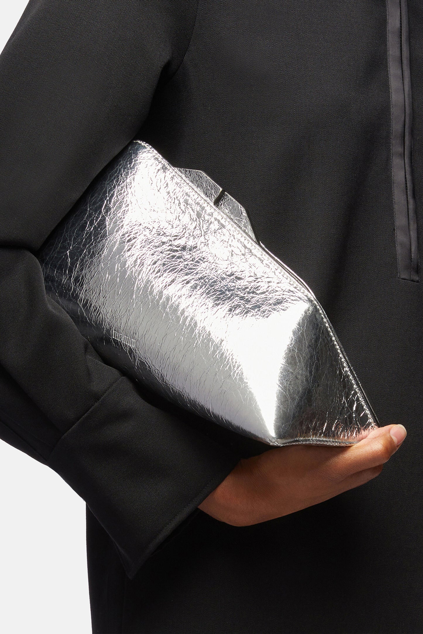 Clutch 8.30 PM in Cracked SilverThe Attico - Anita Hass