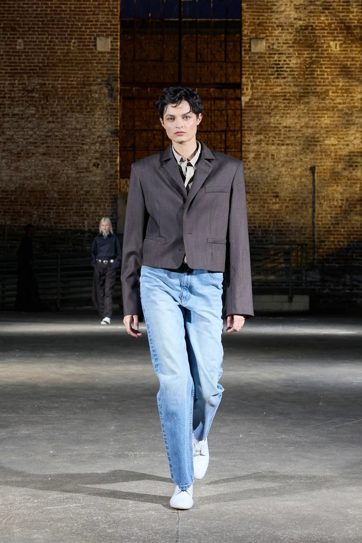 Blazer Cropped in Herringbone Brown Tibi