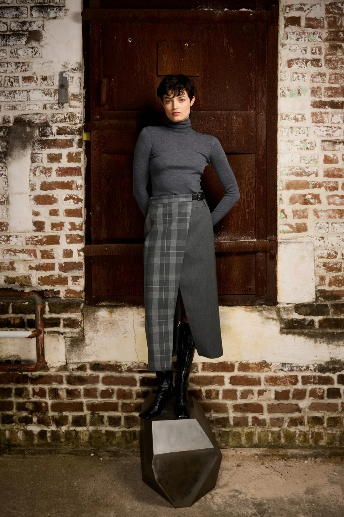 Rock Wool Plaid in Grau Tibi