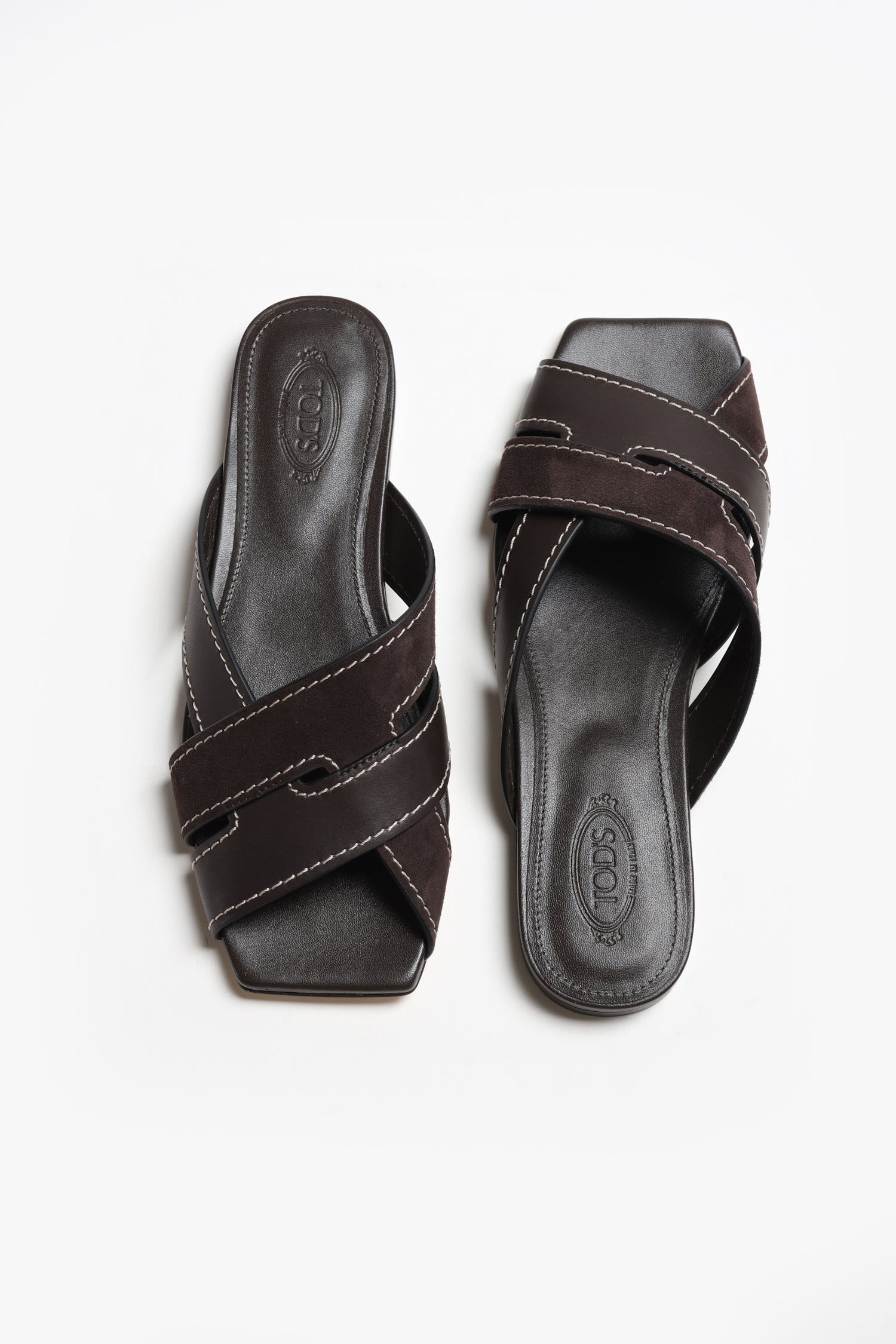 Sandales Twist T couleur chocolat de Tod's - Anita Hass