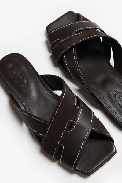 Sandales Twist T couleur chocolat de Tod's - Anita Hass