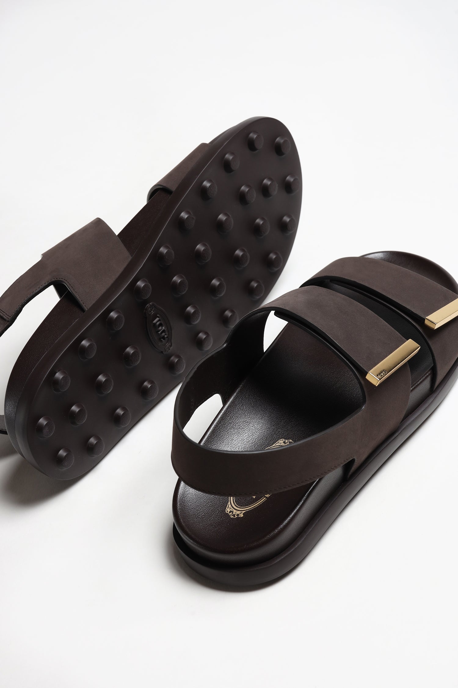 Sandalias con velcro de nubuck color taupe de Tod's - Anita Hass