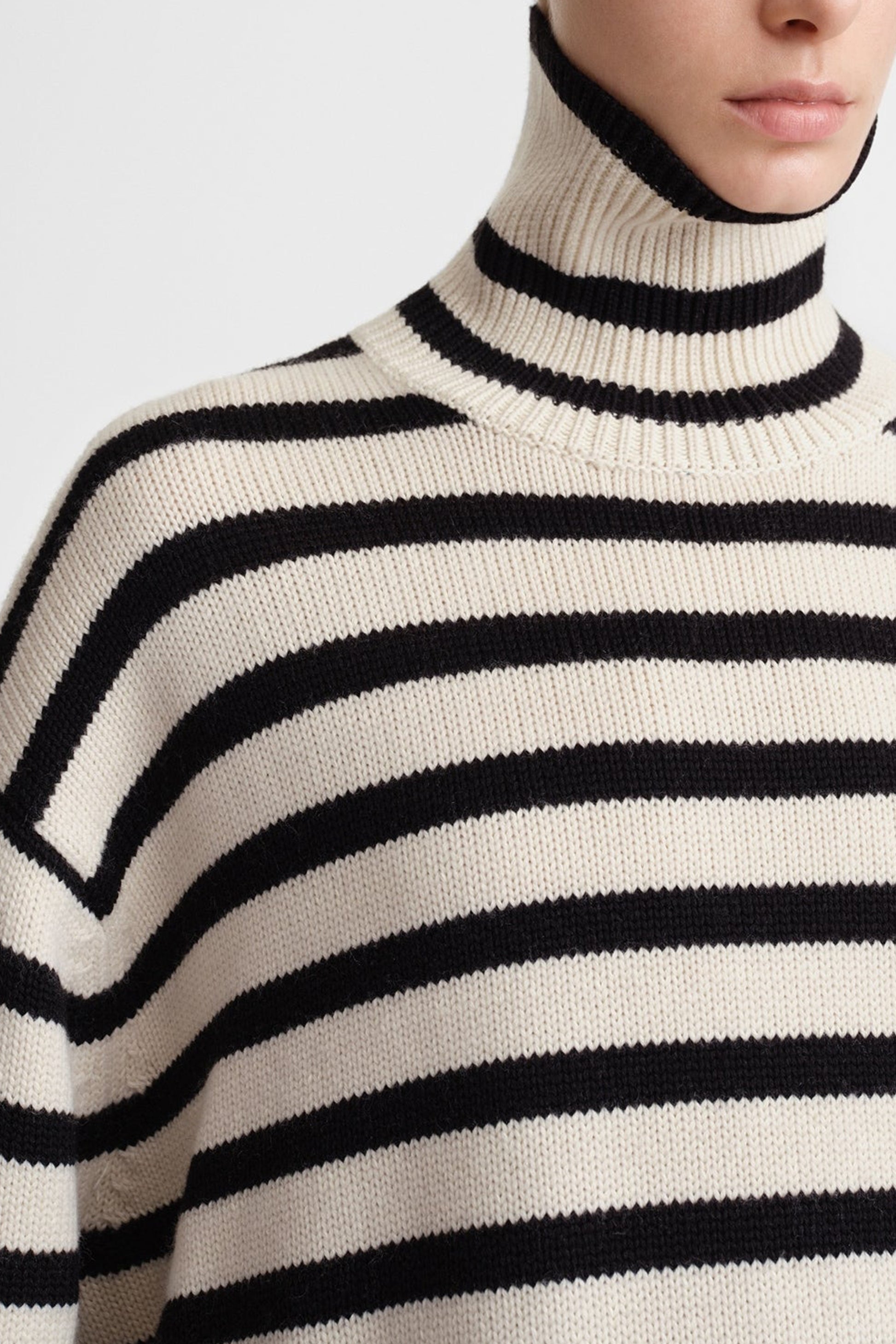 Pullover Signature Stripe in Light SandToteme - Anita Hass