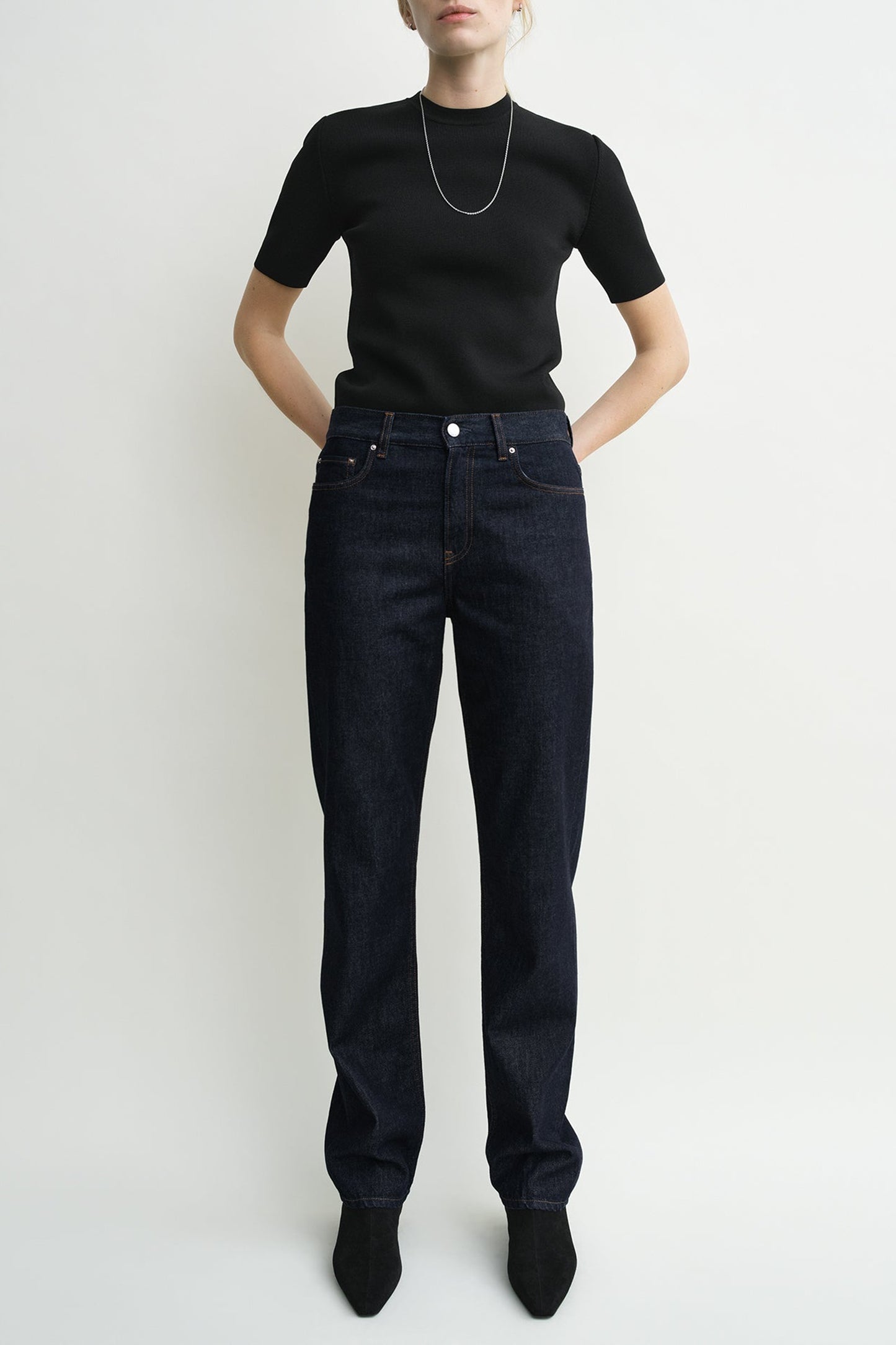 Jeans Low Straight in IndigoToteme - Anita Hass