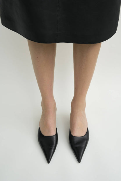 Mules Sharp en negro Toteme - Anita Hass