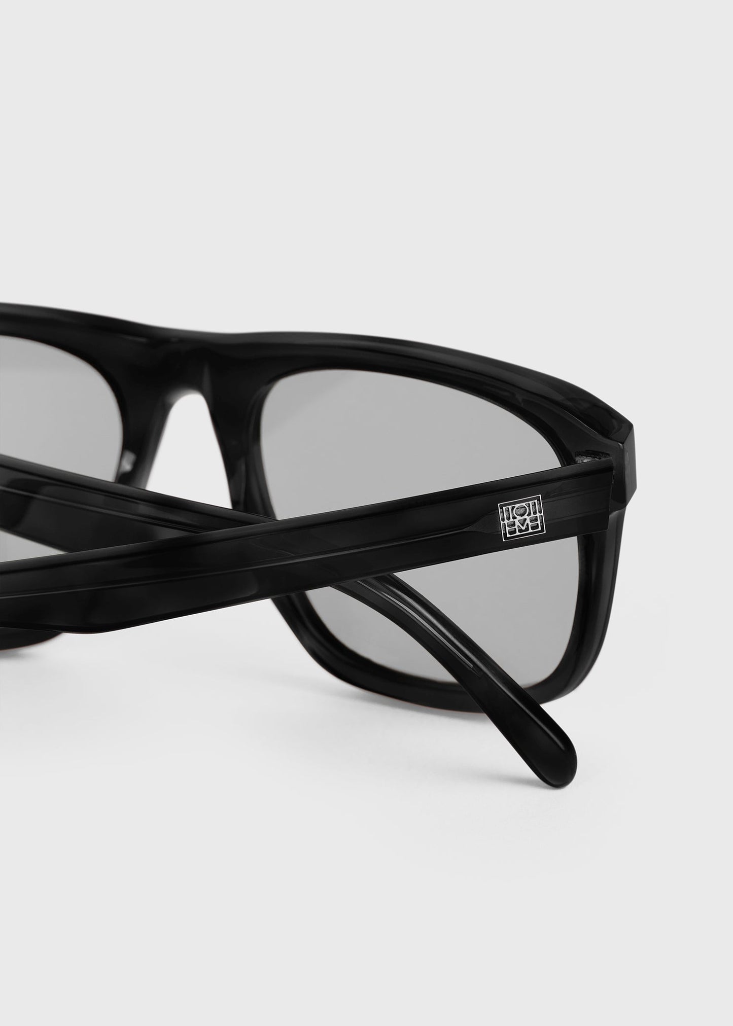 Sonnenbrille The Navigator in Schwarz Toteme