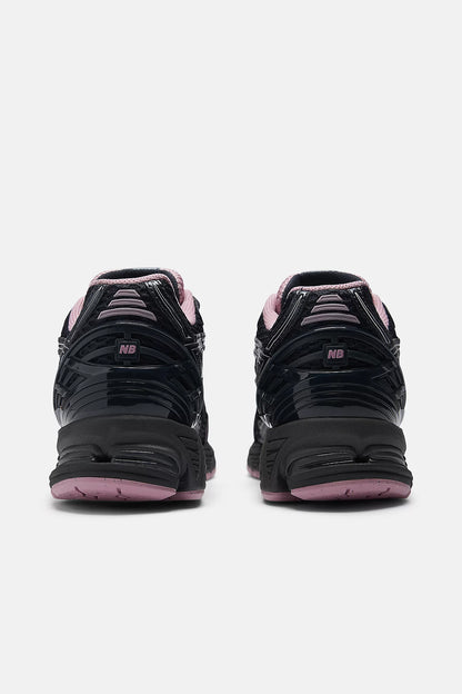 Sneaker 1906R in Eclipse/Pink TaffyNew Balance - Anita Hass