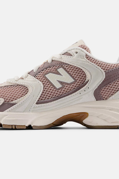 Sneaker 530 in Bisque/Earth ShadowNew Balance - Anita Hass