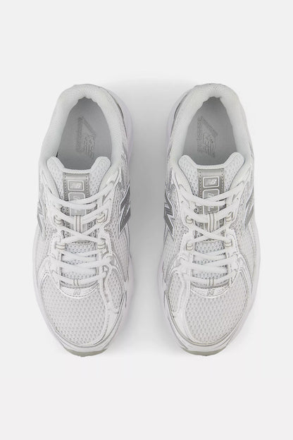 Sneaker 740 in White/Silver Metallic