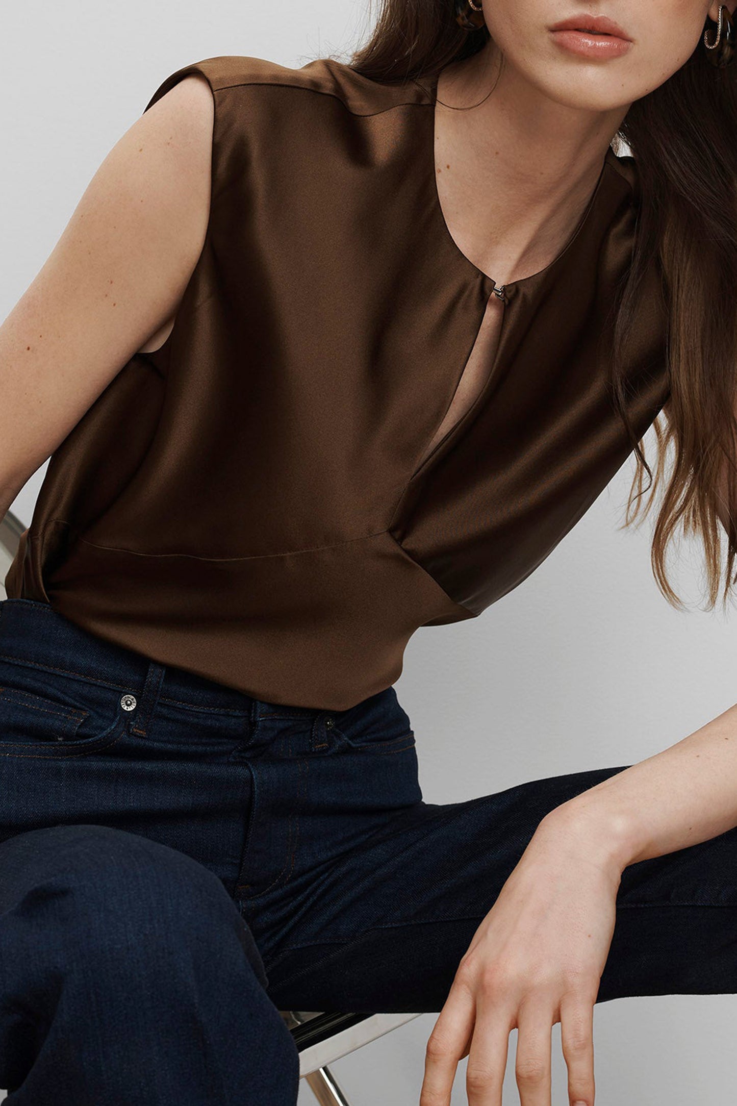 Top Sparrow in Walnut