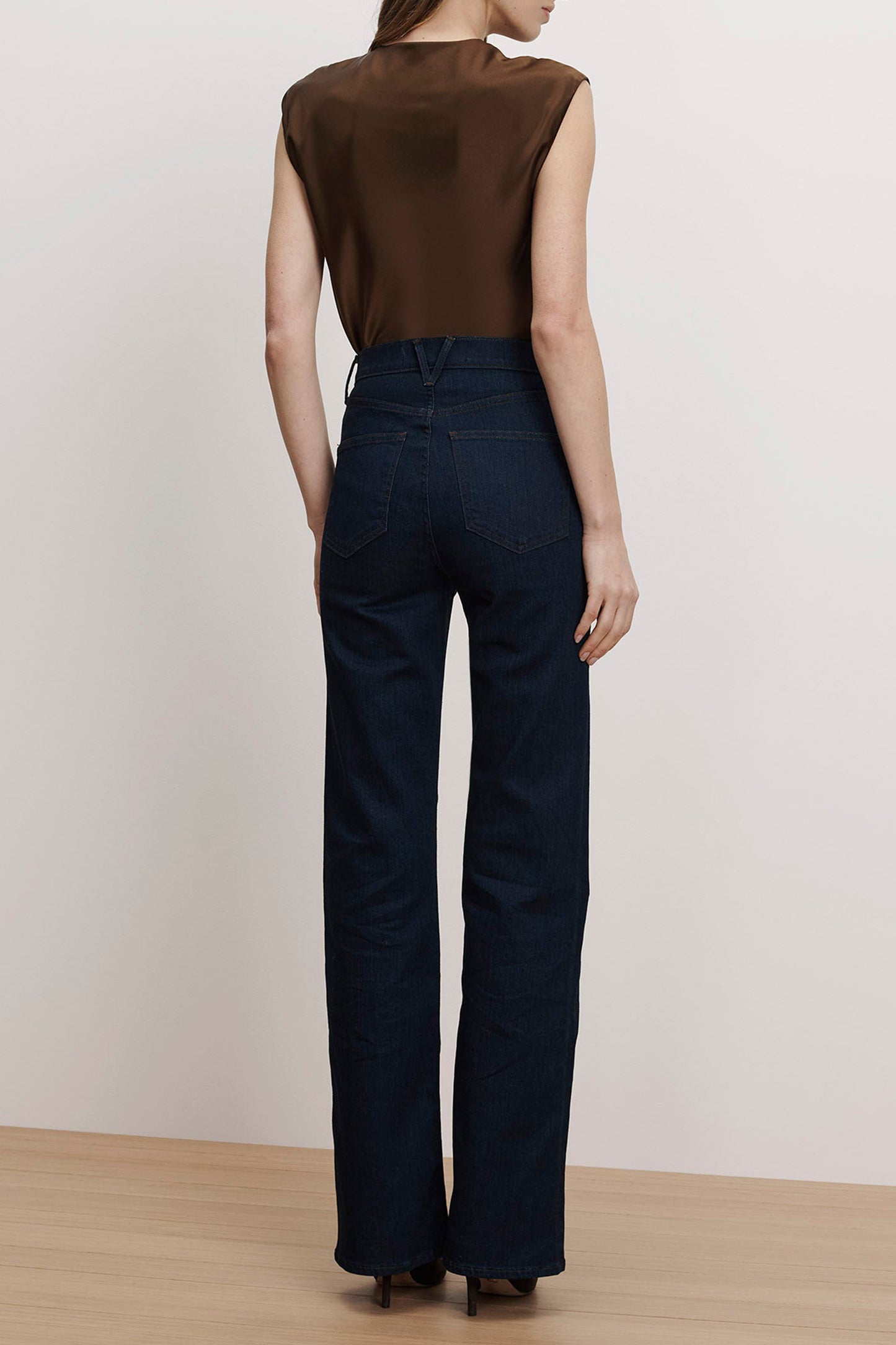 Top Sparrow in Walnut