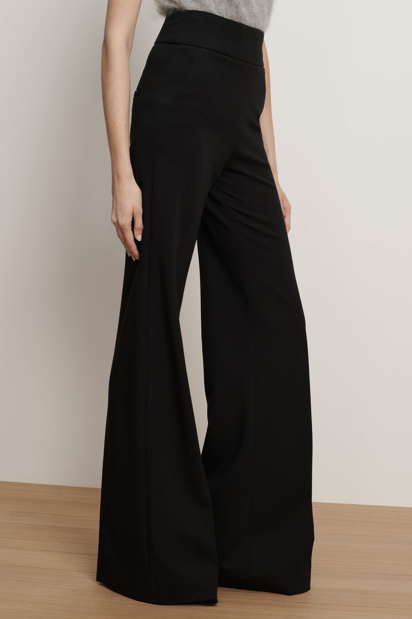 Kalinda trousers in black
