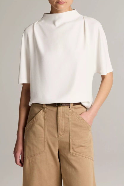 Bluse Funnel Neck in Off White Vince