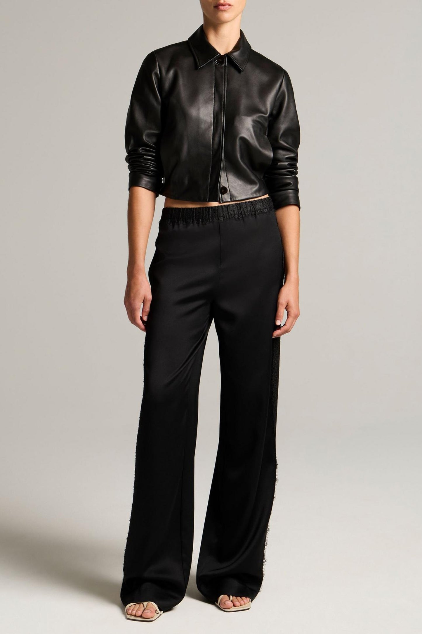 Hose Lace Trim in Schwarz Vince