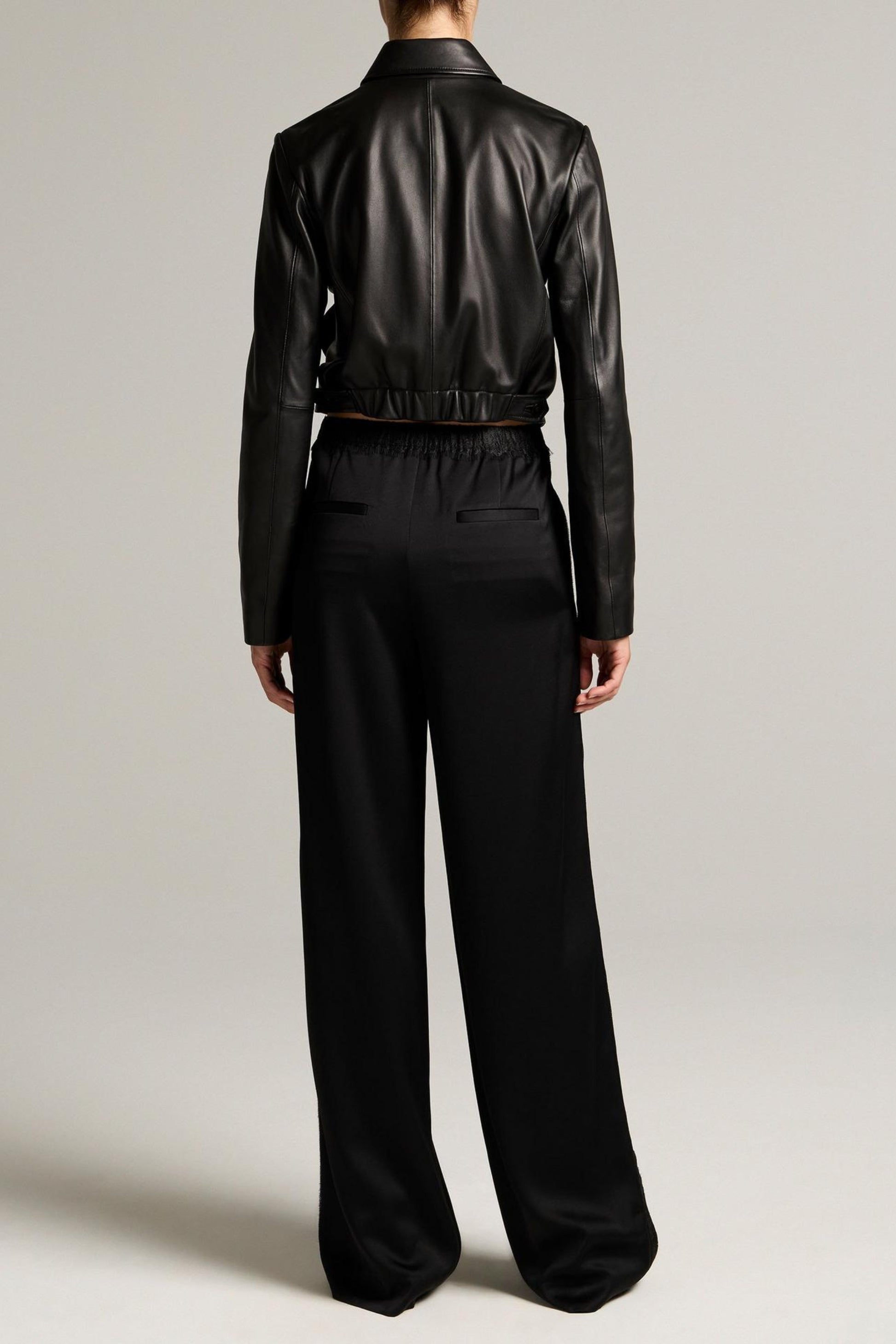 Hose Lace Trim in Schwarz Vince