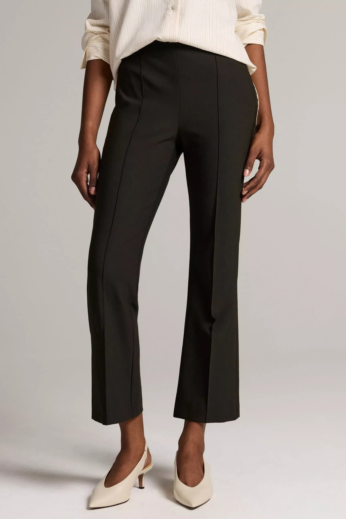 Hose Niki Crop Flare in Deep Forest Vince