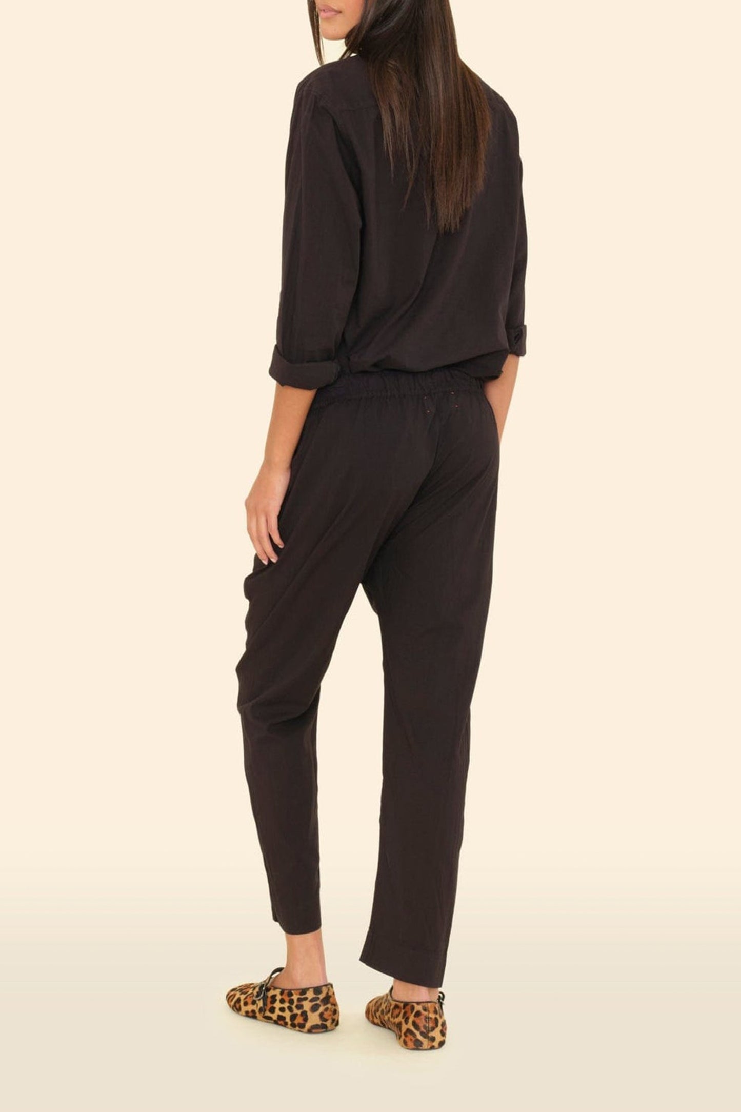 Hose Draper in Schwarz Xírena