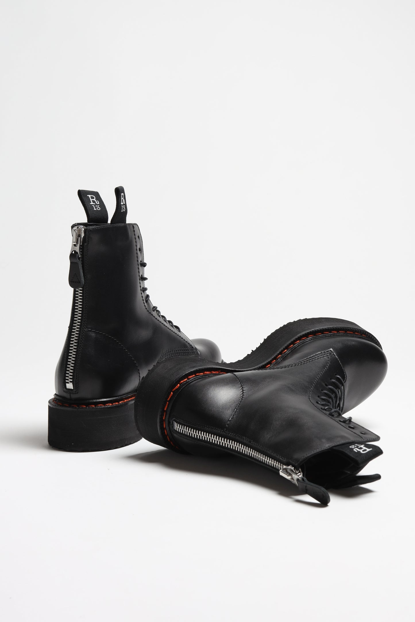 Boots R13 Stack in black –
