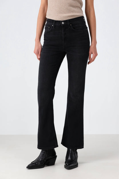 Jeans Cropped Kick in Faded BlackToteme - Anita Hass