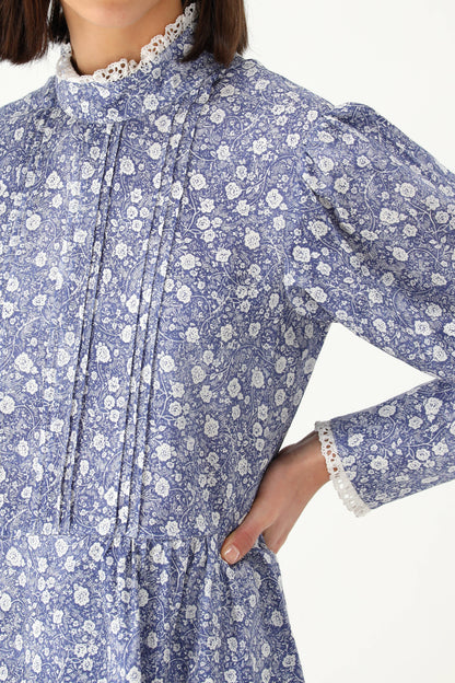 Florale Bluse in Blau/WeißSee by Chloé - Anita Hass