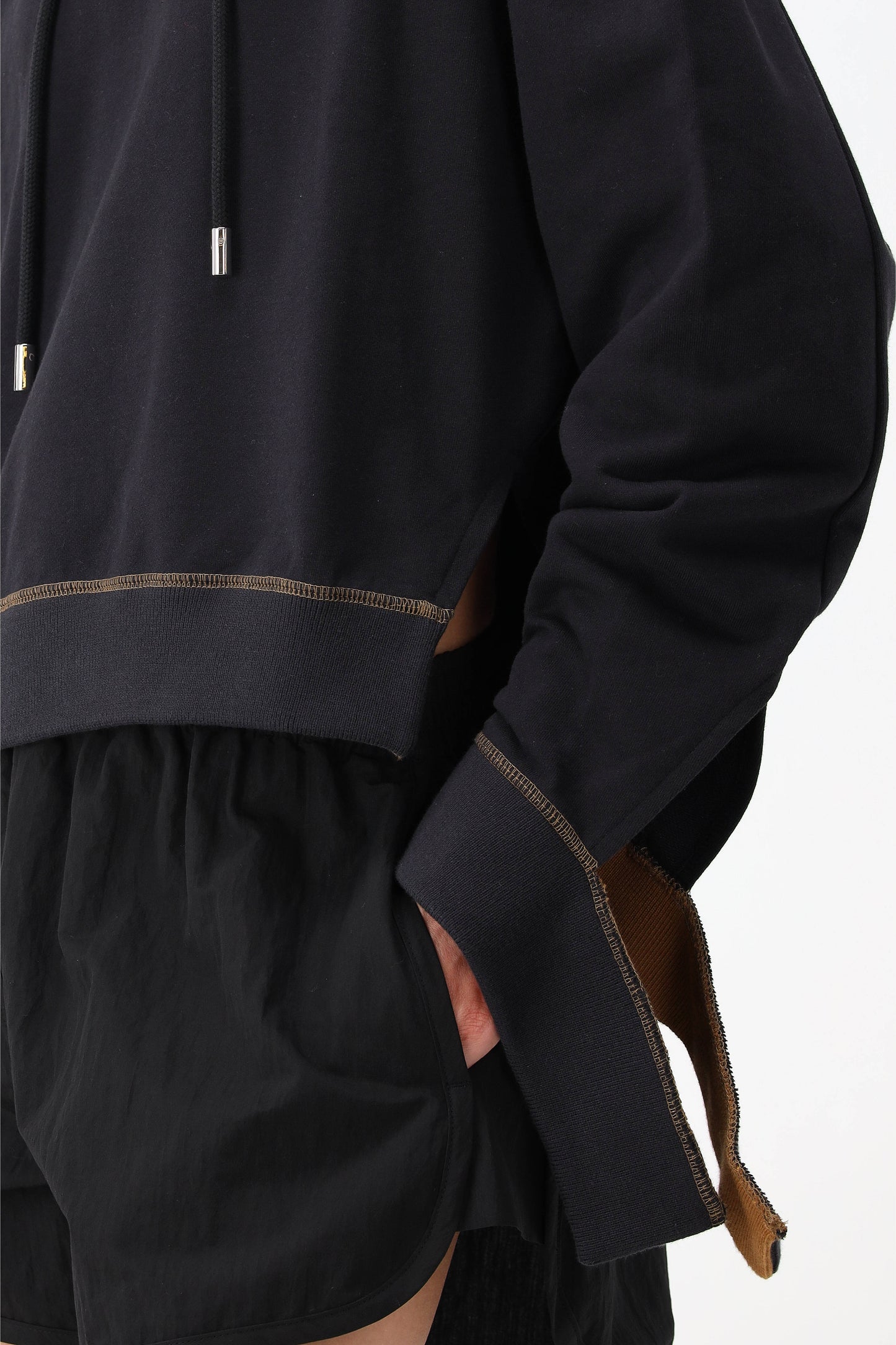 Hoodie Cropped Knot in SchwarzJW Anderson - Anita Hass
