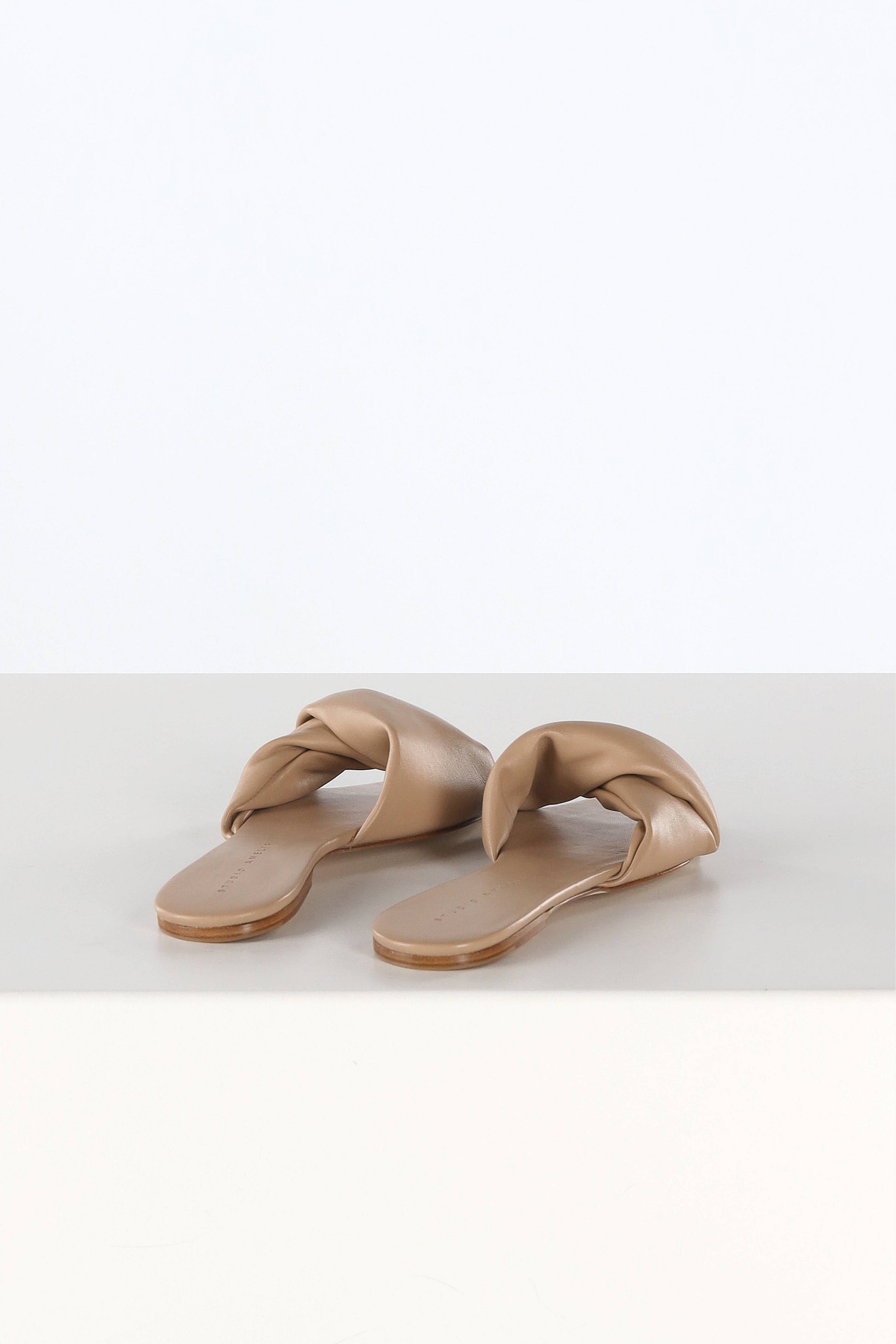 Sandale Twist Front in BeigeStudio Amelia - Anita Hass