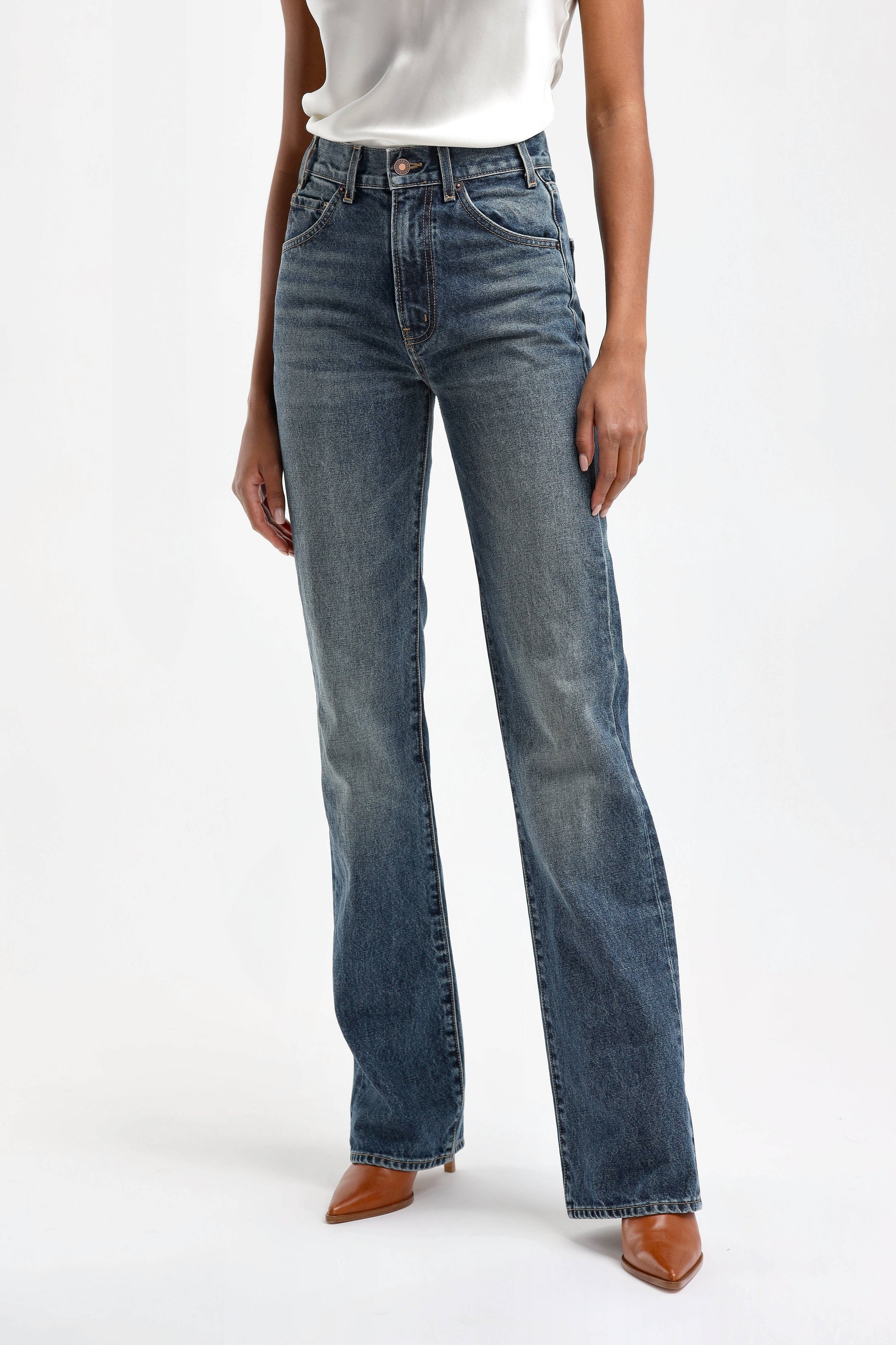 Jeans Joan in Simon WashNili Lotan - Anita Hass